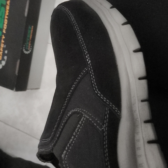 HYTEST Men's Slip On Shoe in Black, Size 8M - Picture 3 of 16